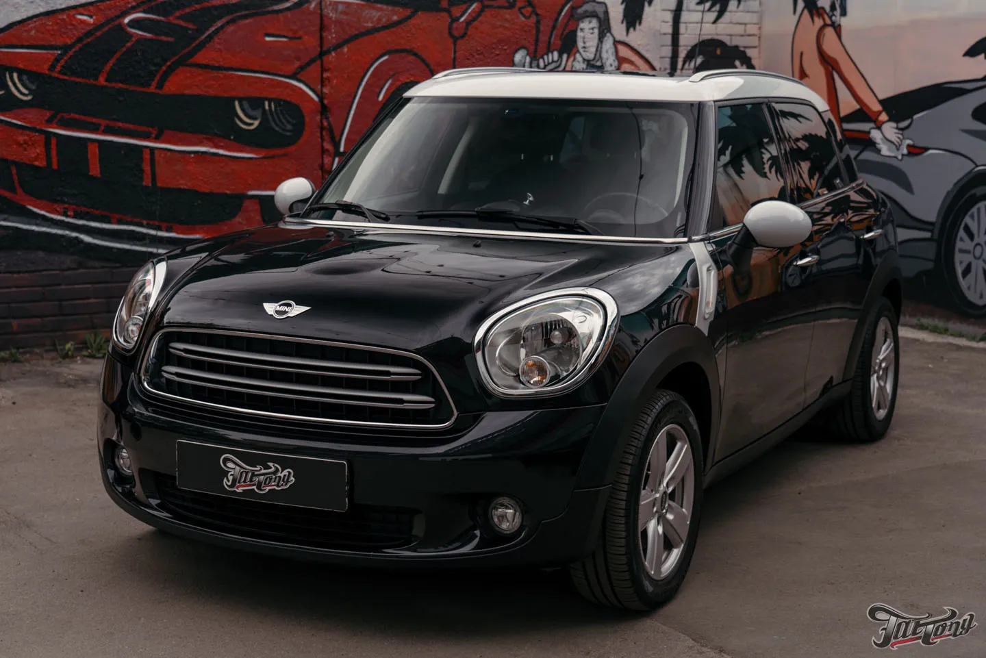 Реанимация для Mini Countryman: химчистка салона + полировка и керамика кузова